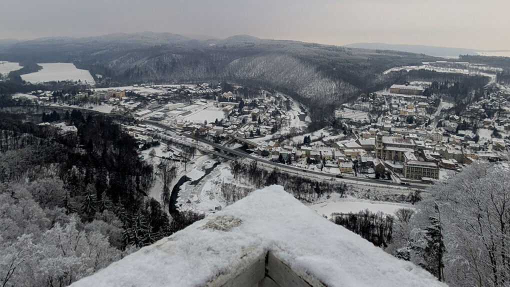 Kłodzka Góra i Szeroka Góra niebieskim szlakiem z Barda – wyprawa zimowa