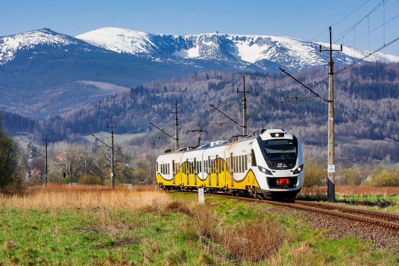 Koleje Dolnośląskie dowiozą Cię pod szczyty Korony Gór Dolnego Śląska